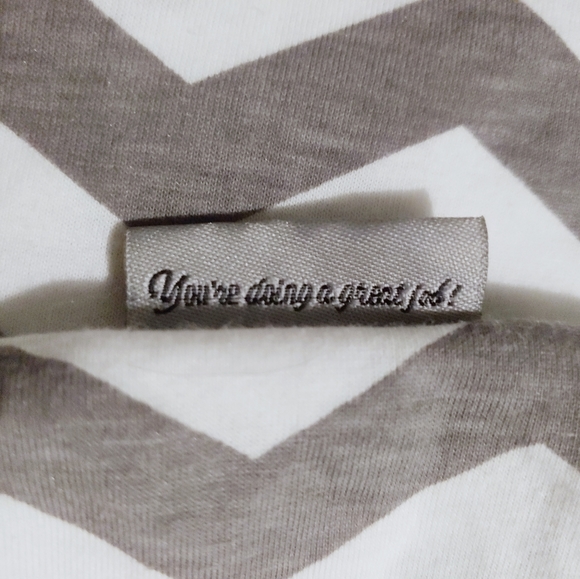 Itzy Ritzy gray and white chevron nursing scarf - Picture 3 of 6